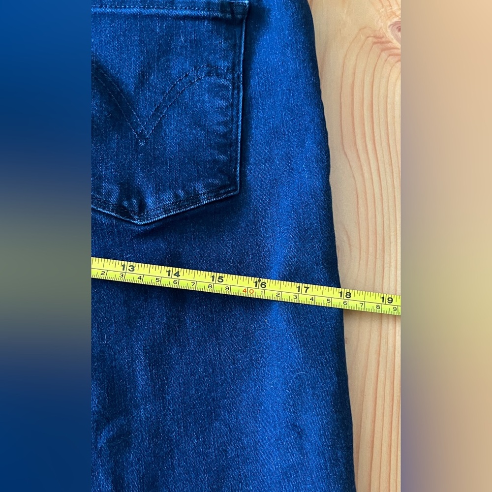 Women’s Levi Strauss Blue Jeans Capri’s Size 10 - Picture 9 of 15